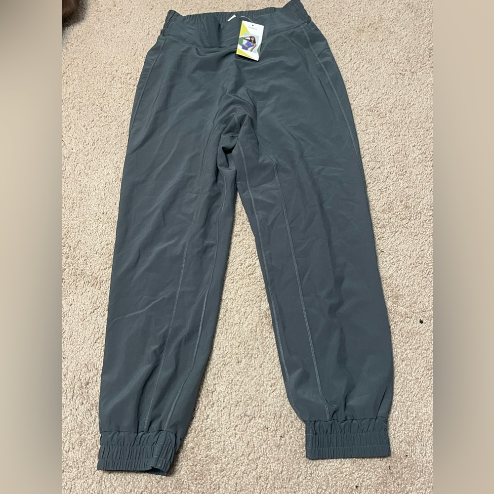 Brand new with tags. HALARA joggers size medium